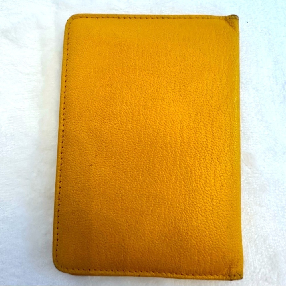 Vintage Chanel Yellow Leather Card Holder
Pre Owned - Picture 2 of 11